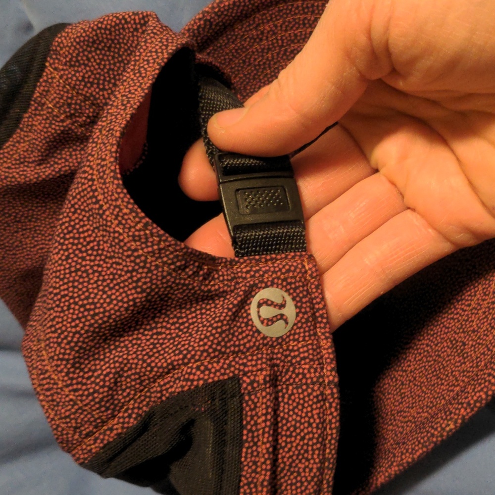 Lululemon hat - Picture 2 of 4